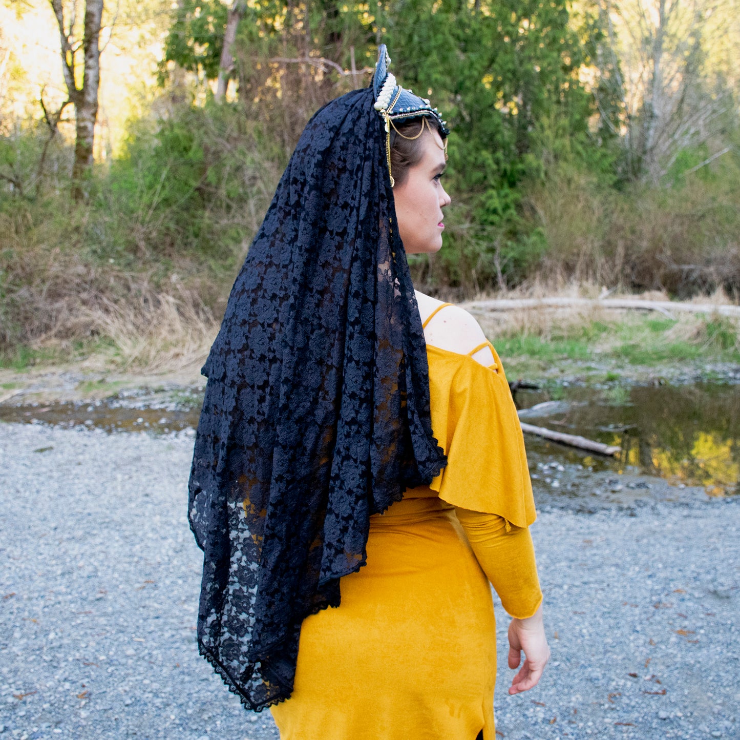 The Black Widow Headpiece with Veil