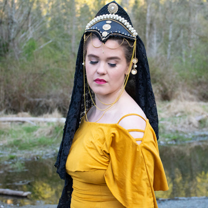 The Black Widow Headpiece with Veil